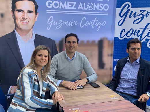 Raquel Barbado, Guzmán Gómez y Luis Carlos Salcedo en la presentación de la candidatura popular en las pasadas elecciones municipales 2023 / Cadena SER